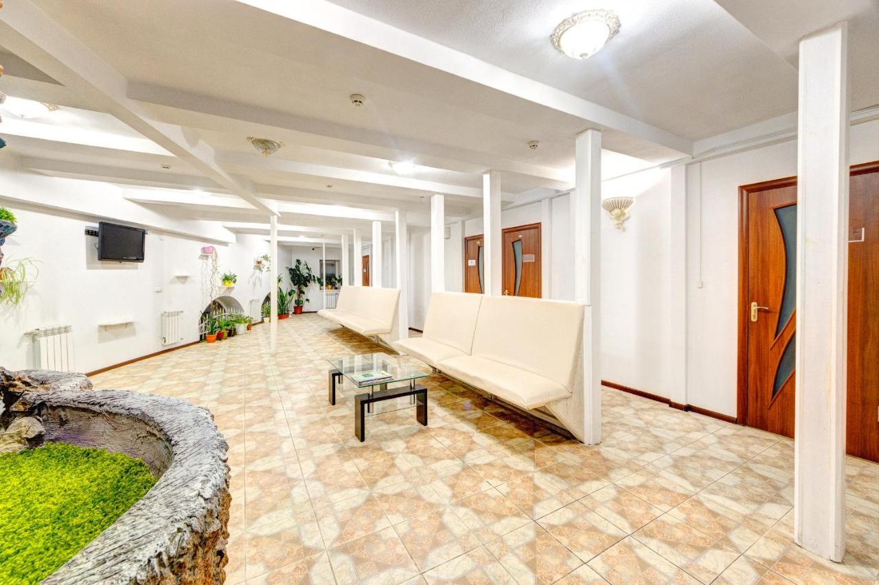 Hotel Zvezda キエフ エクステリア 写真